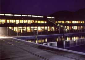 Yano-minami Elementary School: Pool and Facade